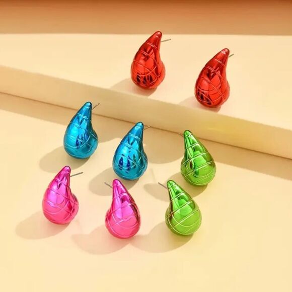 ✨🆕✨ BoHo Tear Drop Earrings ✨ in Red, Green, Pink, Blue✨ - Picture 1 of 10